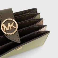 Γυναικεία Πορτοφόλια Δερμάτινη θήκη για κάρτες MICHAEL Michael Kors πράσινο -Michael Kors Εκπτώσεις unnamed file 3067