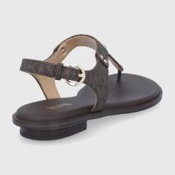 Γυναικεία Σανδάλια MICHAEL Michael Kors Mk Plate Thong χρώμα: καφέ -Michael Kors Εκπτώσεις unnamed file 3761