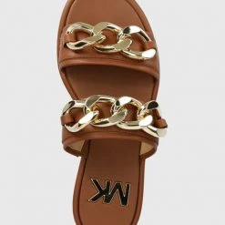 Γυναικεία Σαγιονάρες Δερμάτινες παντόφλες MICHAEL Michael Kors Scarlett Double Band χρώμα: καφέ -Michael Kors Εκπτώσεις unnamed file 3941